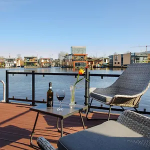 Houseboat With Canalview And Free Bikes Amsterdam